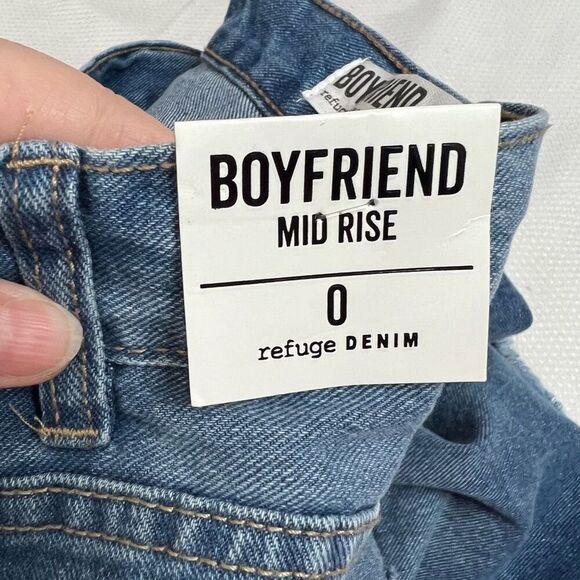Refuge Denim Distressed Boyfriend Mid Rise Shorts Sz 0 NWT - Picture 4 of 8